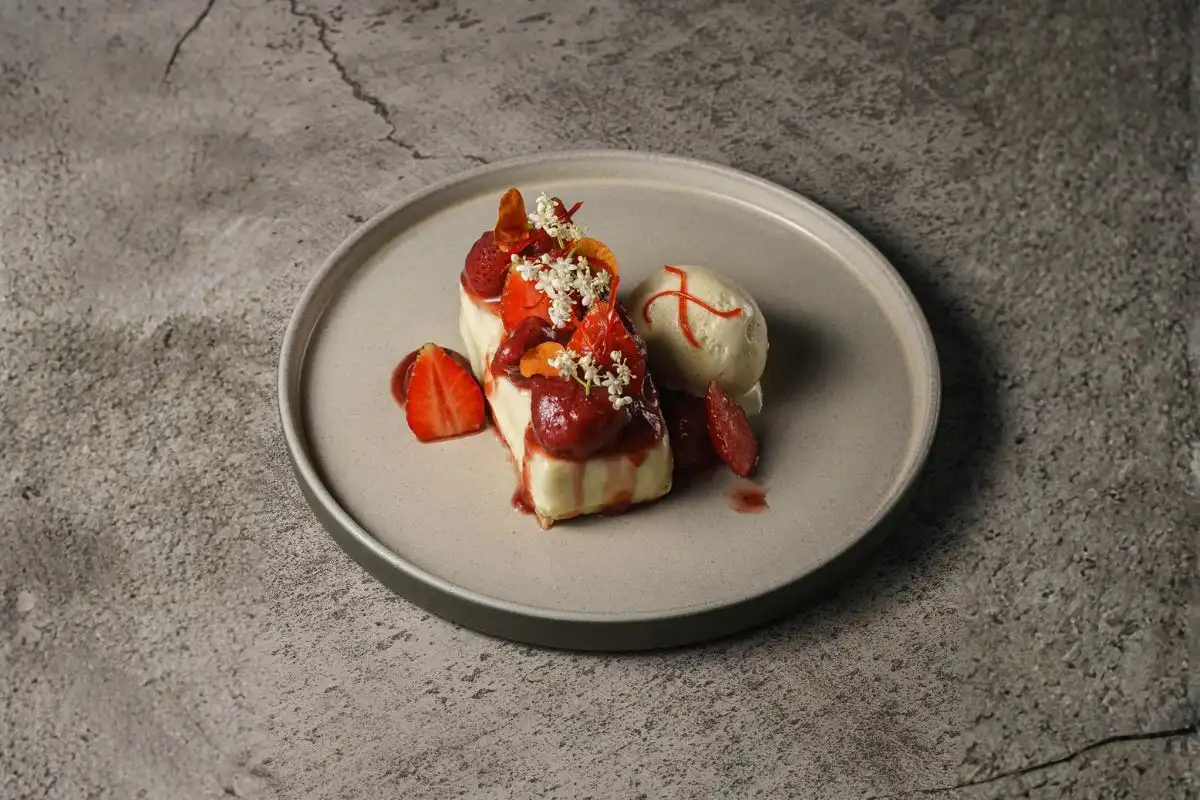 Mama San's White Chocolate Fudge Cake